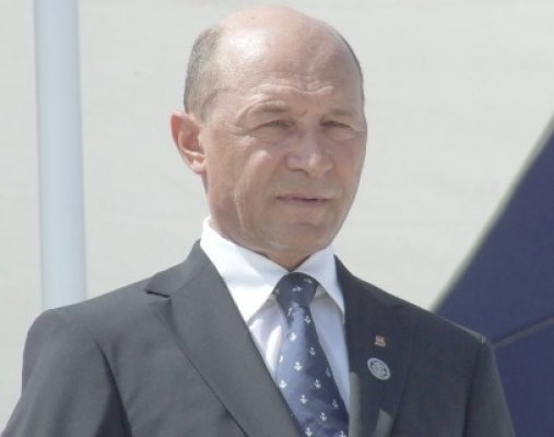Băsescu l-a contrazis pe Arafat în direct